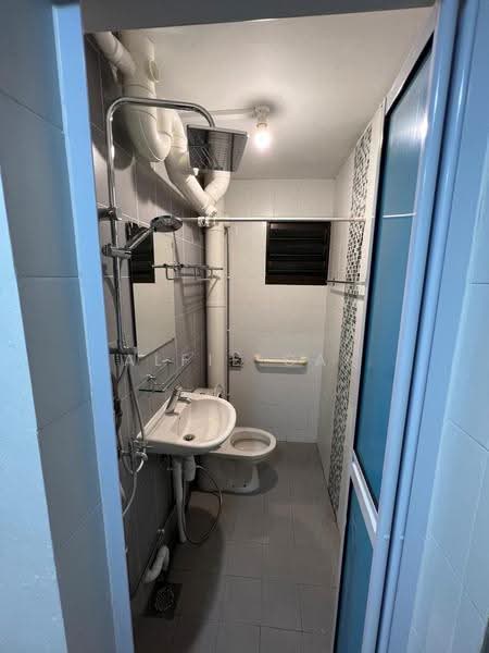 148 Bishan Street 11, 148 Bishan Street 11, Ang Mo Kio / Bishan / Thomson, 1 Bedroom, 605 sqft, HDB Flat For Rent, by Alfie Cai, 20665183 - Bathroom - PropertyGuru.com.sg