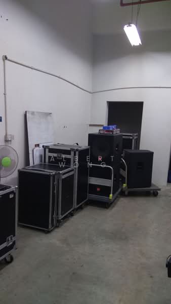Paya Ubi Industrial Park, 51 Ubi Avenue 1, 450 sqft, Warehouse For Rent, by Albert Wong, 20665590 - 400 sqft Partition - CommercialGuru.com.sg