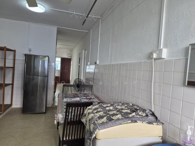 606 Bedok Reservoir Road, 606 Bedok Reservoir Road, Bedok / Upper East Coast, 2 Bedrooms, 721 sqft, HDB Flat For Rent, by Rowena Yap, 20668919 - Interior - PropertyGuru.com.sg