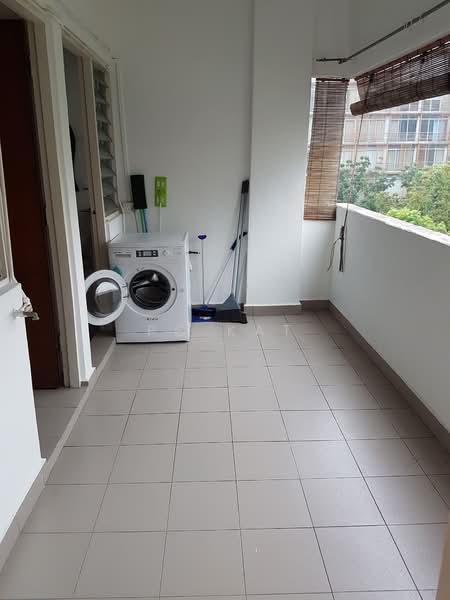 Balmoral Crescent - Newton MRT, , 4 Bedrooms, 3,600 sqft, Apartment For Rent, by PC Kat, 20682944 - Yard area - PropertyGuru.com.sg