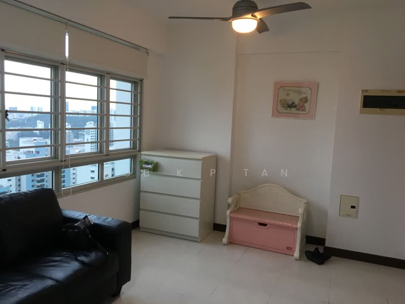 126C Kim Tian Road, 126C Kim Tian Road, 2 Bedrooms, 667 sqft, HDB Flat For Rent, by Bob K P Tan, 20687379 - Living room - PropertyGuru.com.sg