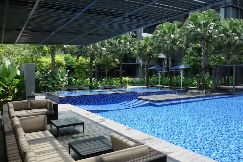 One Balmoral, 1 Balmoral Road, 3 Bedrooms, 1,787 sqft, Condominium For Rent, by Ang Siew Ing 洪秀英, 20691837 - Swimming pool - PropertyGuru.com.sg