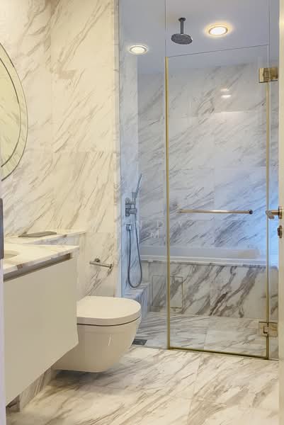 VIVA, 2 Suffolk Walk, 2 Bedrooms, 1,044 sqft, Condominium For Rent, by Mandy Lim, 20696641 - MB Bathroom - PropertyGuru.com.sg
