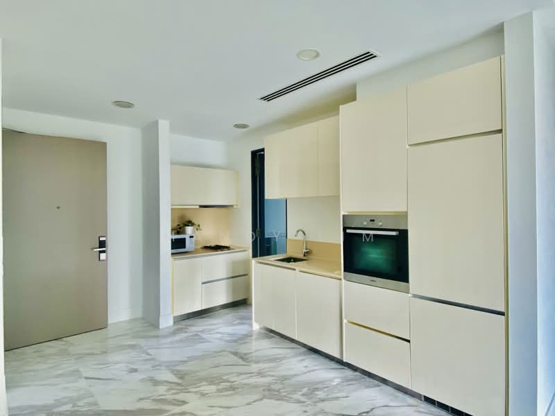 VIVA, 2 Suffolk Walk, 2 Bedrooms, 1,044 sqft, Condominium For Rent, by Mandy Lim, 20696641 - Living-Hall w Opened-Concept Kitchen (Good Condition) - PropertyGuru.com.sg
