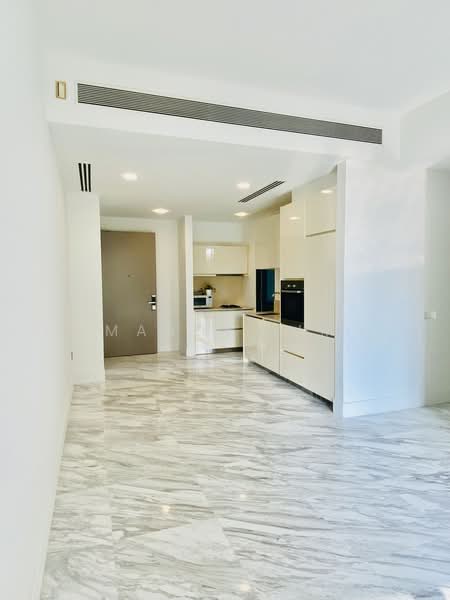 VIVA, 2 Suffolk Walk, 2 Bedrooms, 1,044 sqft, Condominium For Rent, by Mandy Lim, 20696641 - Spacious Living & Dining Areas - PropertyGuru.com.sg