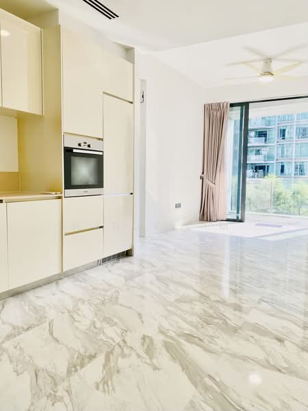 VIVA, 2 Suffolk Walk, 2 Bedrooms, 1,044 sqft, Condominium For Rent, by Mandy Lim, 20696641 - Bright Spacious Living-Hall w Balcony - PropertyGuru.com.sg
