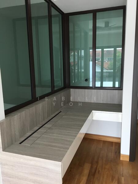 Spacious room with study area