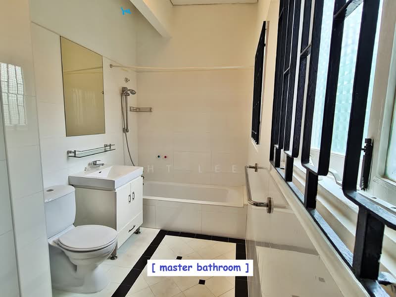 For Rent - Live Like Taylor Swift's Mom!In An Old World SG Bungalow With Lots of Outdoor Space!Carpe Diem!