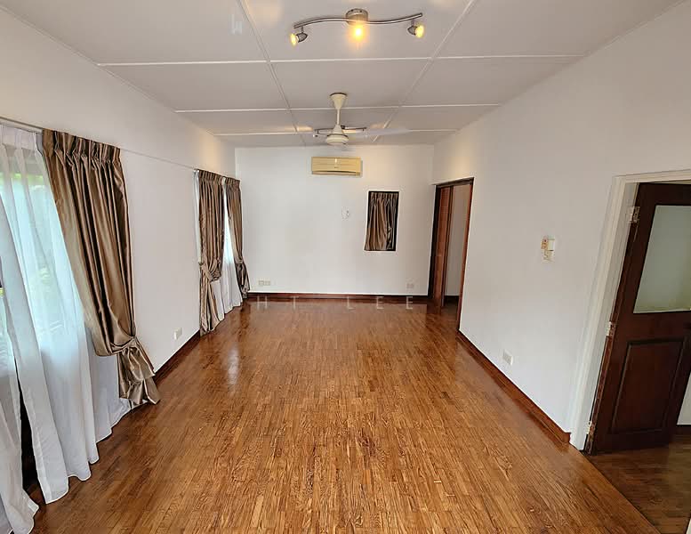 For Rent - Live Like Taylor Swift's Mom!In An Old World SG Bungalow With Lots of Outdoor Space!Carpe Diem!