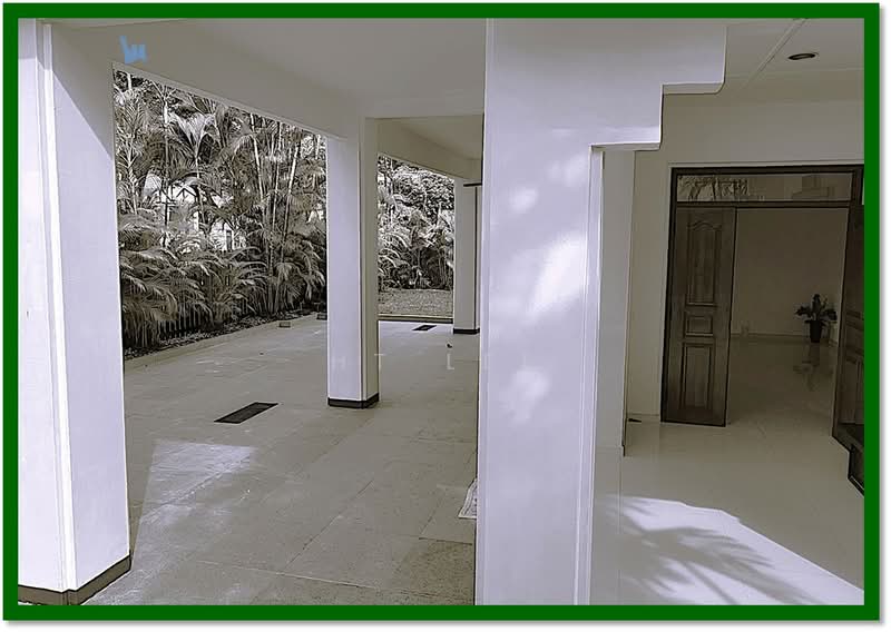 For Rent - Live Like Taylor Swift's Mom!In An Old World SG Bungalow With Lots of Outdoor Space!Carpe Diem!