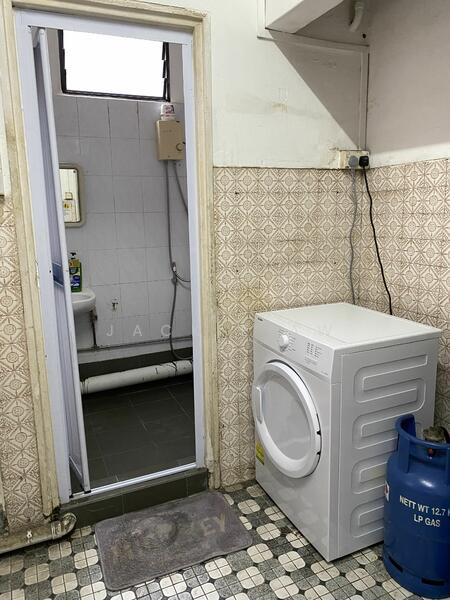 For Rent - 5 hoe Chiang road