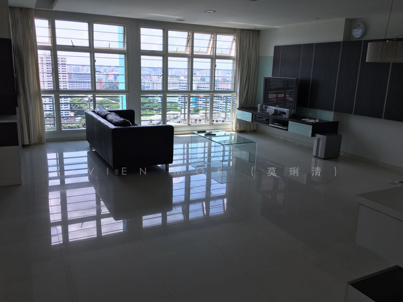 spacious living rm with open panoramic view