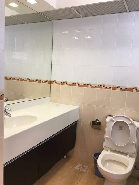 well equipped spacious bathroom
