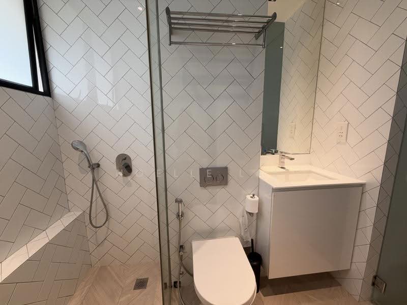 Spanish Village, 56 Farrer Road, Tanglin / Holland / Bukit Timah, 3 Bedrooms, 1,550 sqft, Condominium For Rent, by Noelle Lai, 20731863 - Master Bathroom - PropertyGuru.com.sg