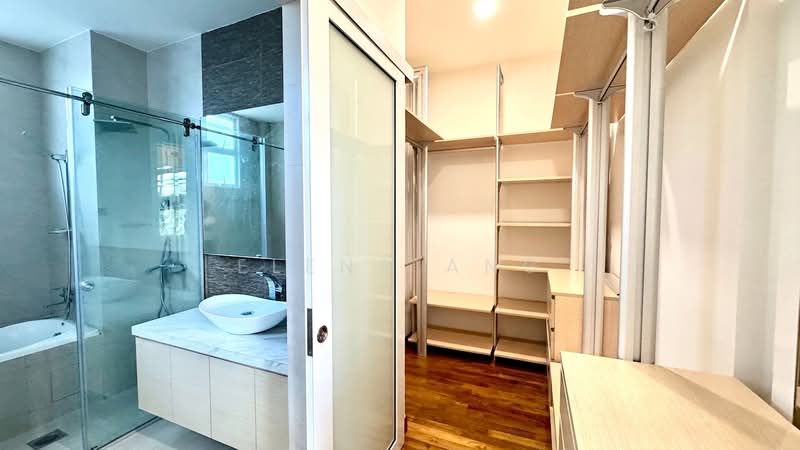 Mt Sinai, mt sinai, Tanglin / Holland / Bukit Timah, 5 Bedrooms, 3,992 sqft, Semi-Detached House For Rent, by Elena Ang, 20733427 - Walk in wardrobe - PropertyGuru.com.sg