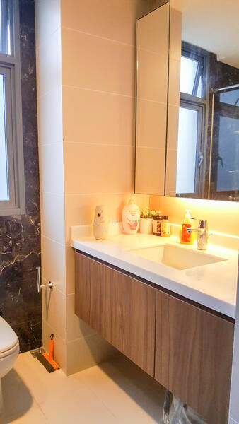 Palm Isles, 32 Flora Drive, 2 Bedrooms, 800 sqft, Condominium For Rent, by James Tang, 20735453 - PropertyGuru.com.sg