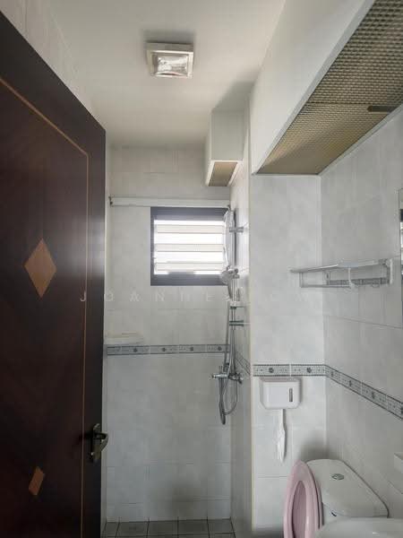89 Tanglin Halt Road, 89 Tanglin Halt Road, Alexandra / Commonwealth, 3 Bedrooms, 969 sqft, HDB Flat For Rent, by Joanne Low, 20749571 - Bathroom - PropertyGuru.com.sg