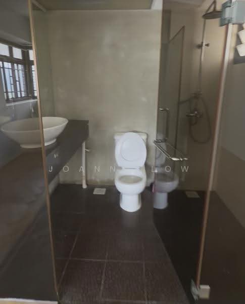 89 Tanglin Halt Road, 89 Tanglin Halt Road, Alexandra / Commonwealth, 3 Bedrooms, 969 sqft, HDB Flat For Rent, by Joanne Low, 20749571 - Bathroom - PropertyGuru.com.sg