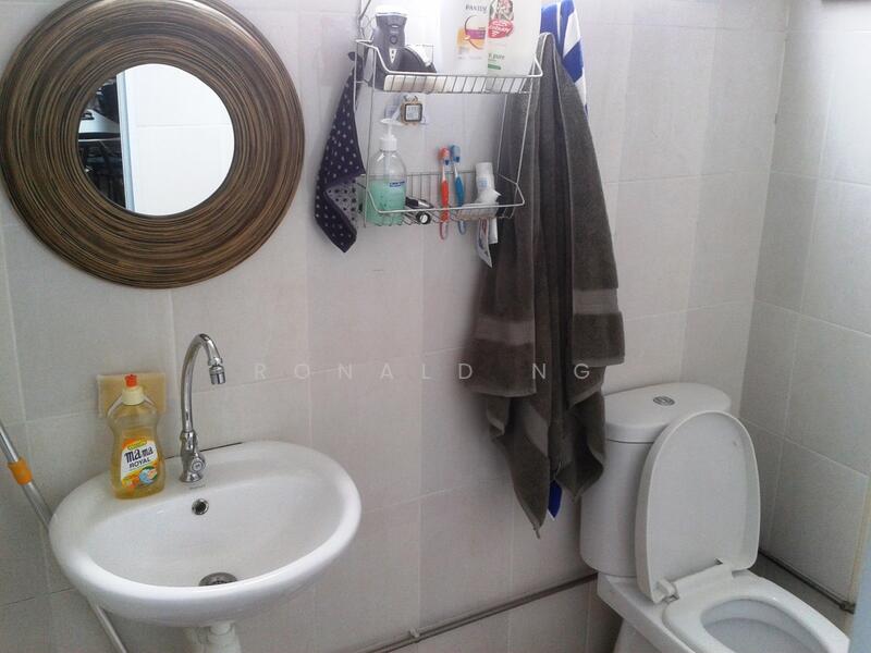 Joo Chiat/ Paya Lebar MRT/level 2/ Enrichment/Dance studio/performance/Yoga/Pilates/Fitness/SOHO, 133 Joo Chiat Road, Singapore 427417, 1,000 sqft, Shop / Shophouse For Rent, by Ronald, 20765901 - Toilet - CommercialGuru.com.sg
