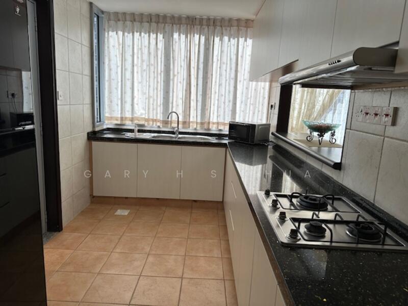 For Rent - UE Square