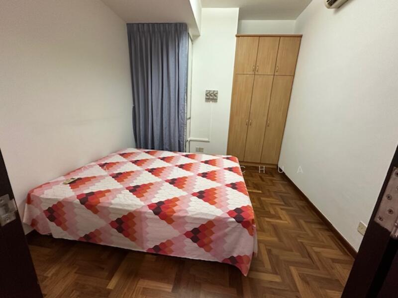 For Rent - UE Square