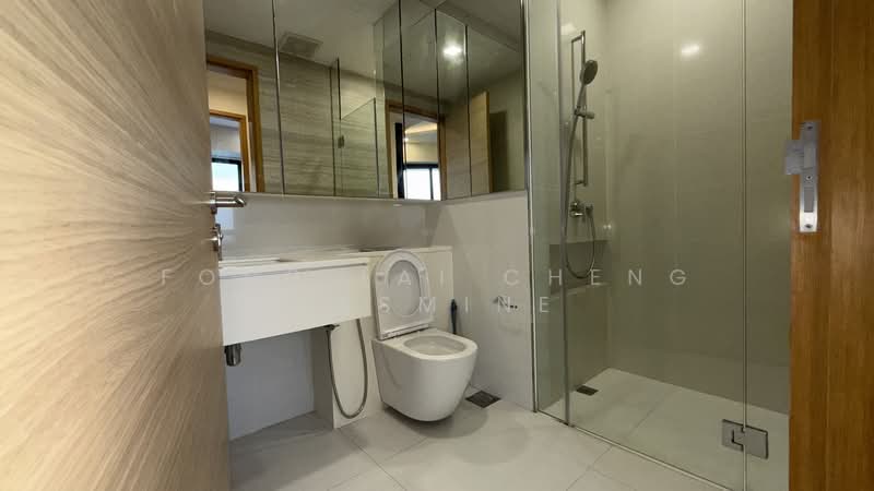 d'Leedon (Former Farrer Court), 1 Leedon Heights, 2 Bedrooms, 1,076 sqft, Condominium For Rent, by Fong Lai Cheng Jasmine, 20798580 - Common bath - PropertyGuru.com.sg