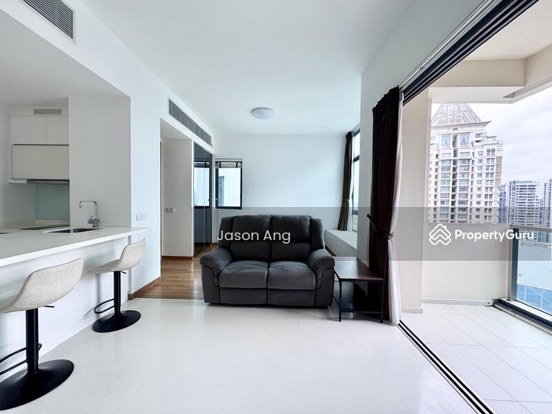 Spacious living and dining area