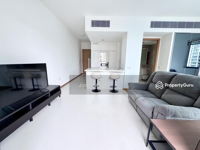 Spacious living and dining area