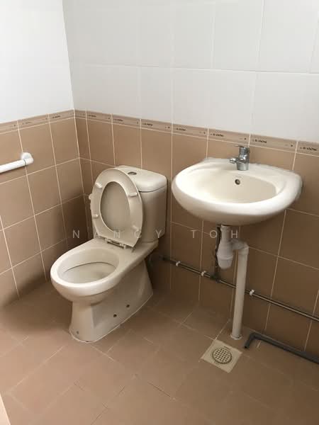225 Bukit Batok Central, 225 Bukit Batok Central, 2 Bedrooms, 721 sqft, HDB Flat For Rent, by Chantelle Toh, 20822799 - PropertyGuru.com.sg