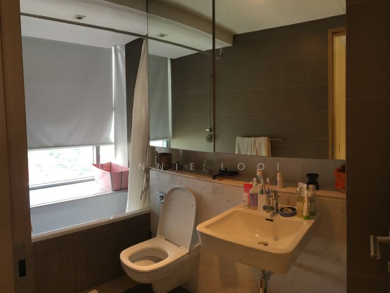 Domain 21, 21 Delta Road, Alexandra / Commonwealth, 3 Bedrooms, 1,281 sqft, Condominium For Rent, by CONNIE Looi, 20843214 - Master bath - PropertyGuru.com.sg