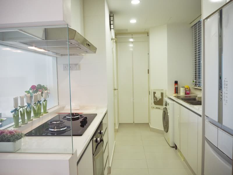 Waterfront Key, 780 Bedok Reservoir Road, 2 Bedrooms, 840 sqft, Condominium For Rent, by Jerome Kuan, 20843886 - Gourmet kitchen - PropertyGuru.com.sg