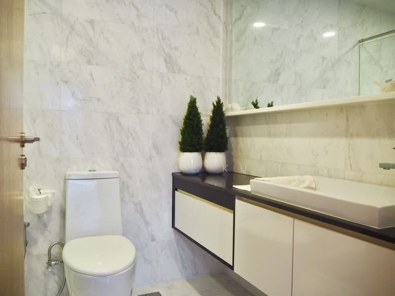 Waterfront Key, 780 Bedok Reservoir Road, 2 Bedrooms, 840 sqft, Condominium For Rent, by Jerome Kuan, 20843886 - 5 star ensuite bath - PropertyGuru.com.sg