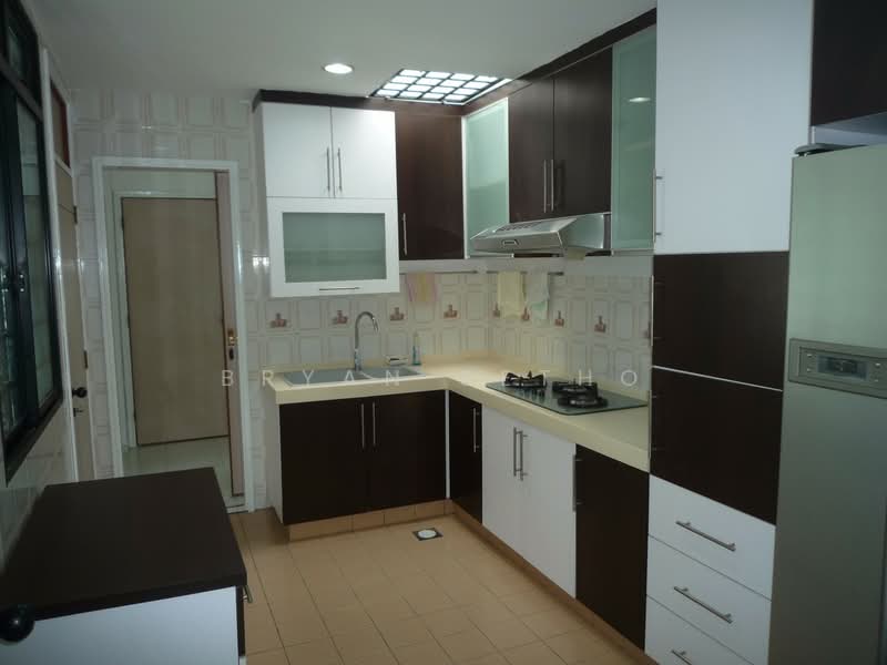 Highgate Crescent, Highgate Crescent, 4 Bedrooms, 2,800 sqft, Terraced House For Rent, by Bryan Setho, 20843936 - PropertyGuru.com.sg