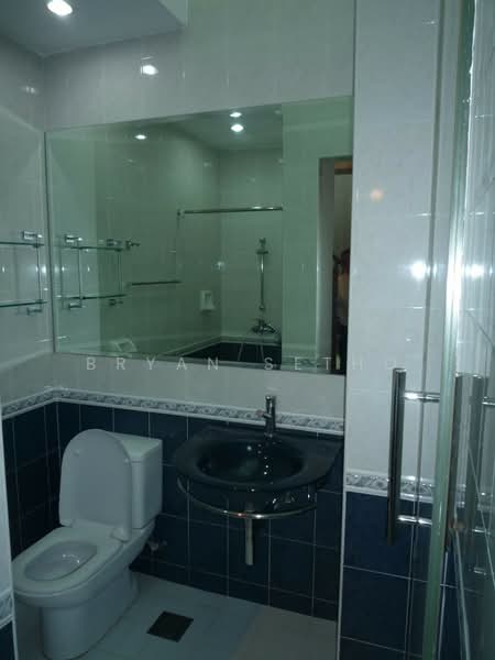 Highgate Crescent, Highgate Crescent, 4 Bedrooms, 2,800 sqft, Terraced House For Rent, by Bryan Setho, 20843936 - PropertyGuru.com.sg