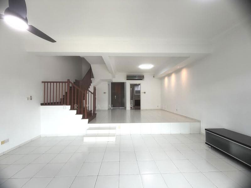 Highgate Crescent, Highgate Crescent, Clementi Park / Upper Bukit Timah, 4 Bedrooms, 2,800 sqft, Terraced House For Rent, by Bryan Setho, 20843936 - PropertyGuru.com.sg