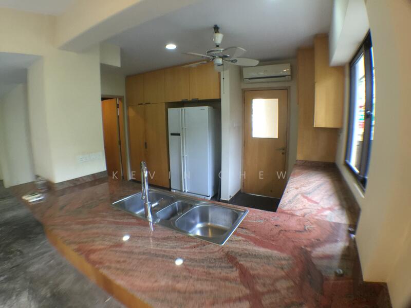 Dry kitchen - Old photo b4 tenant move in.