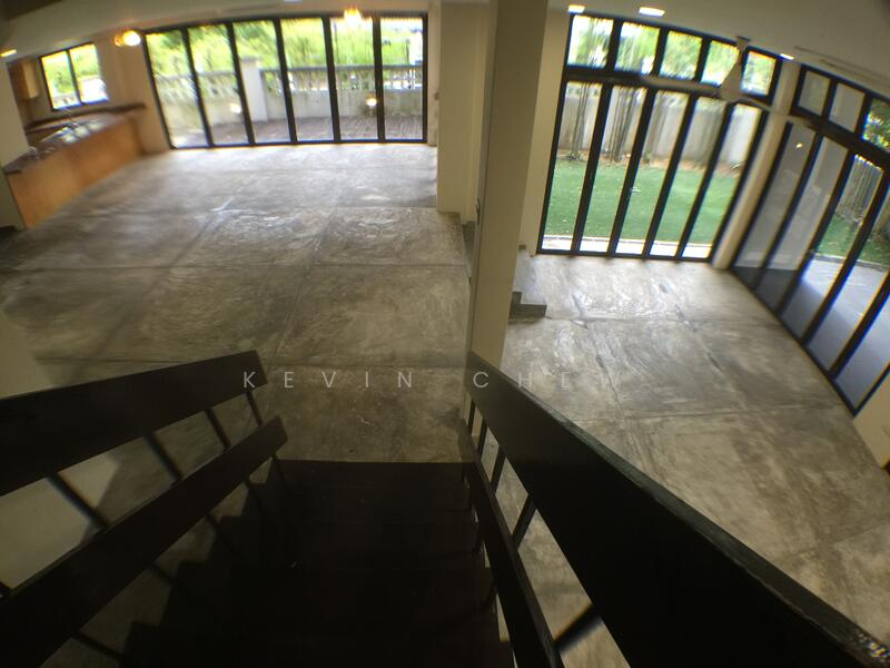 Old photo b4 tenant move in.