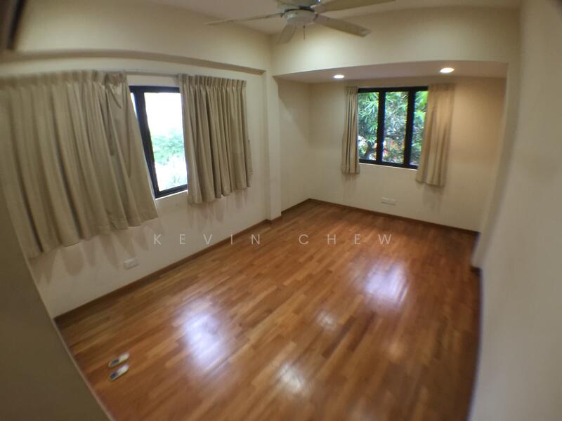 Bedroom 2 - Old photo b4 tenant move in.