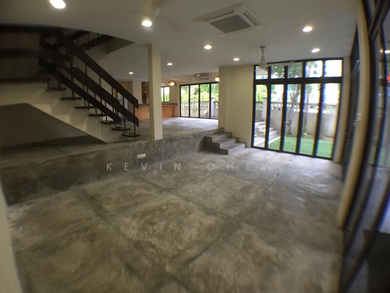 Living area - Photo of the unit before tenant move in