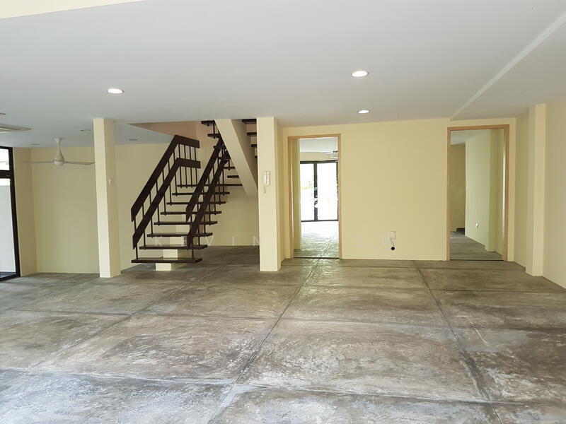 Dining area - Old photo b4 tenant move in.