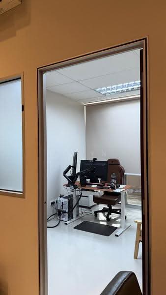 Unity Centre, 51 Bukit Batok Crescent, Dairy Farm / Bukit Panjang / Choa Chu Kang, 1,400 sqft, Light Industrial (B1) For Rent, by Alwyn Lau, 20846513 - CommercialGuru.com.sg