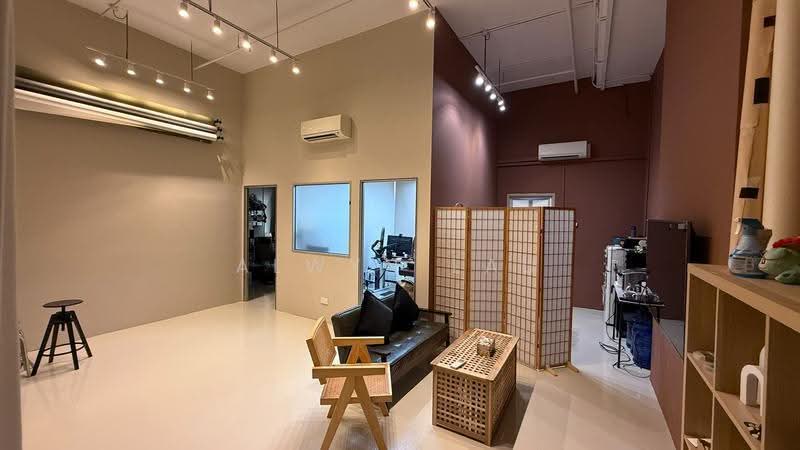 Unity Centre, 51 Bukit Batok Crescent, Dairy Farm / Bukit Panjang / Choa Chu Kang, 1,400 sqft, Light Industrial (B1) For Rent, by Alwyn Lau, 20846513 - CommercialGuru.com.sg