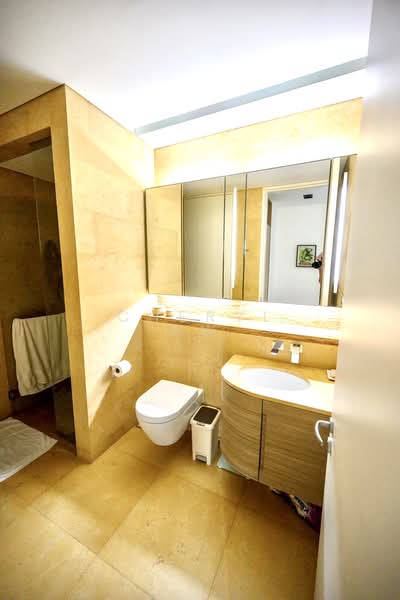 DUO Residences, 1 Fraser Street, 1 Bedroom, 646 sqft, Apartment For Rent, by Cheryl Aw, 20850225 - Luxurious Bath Suite - PropertyGuru.com.sg