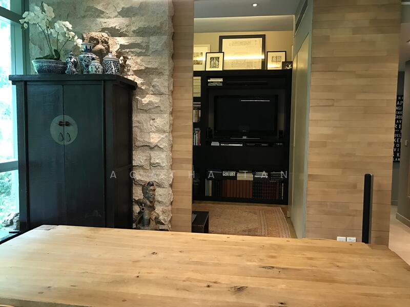 Moveable walls into second bedroom. Can be used as office or bedroom.