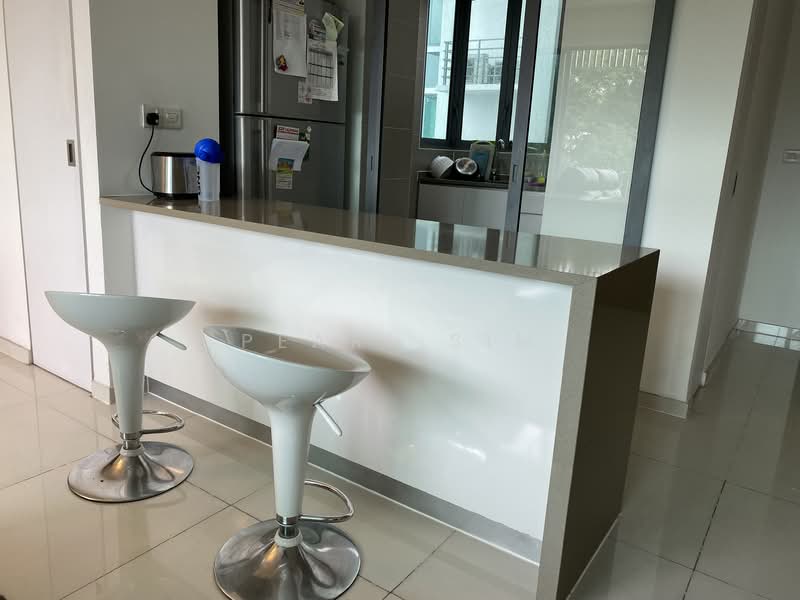 Hundred Trees, 89 West Coast Drive, 4 Bedrooms, 1,475 sqft, Condominium For Rent, by Pearl Sim, 20852247 - Cosy and Functional Breakfast Bench - PropertyGuru.com.sg
