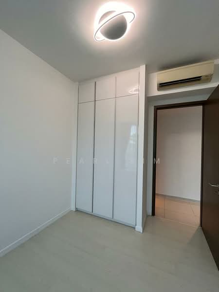 Hundred Trees, 89 West Coast Drive, 4 Bedrooms, 1,475 sqft, Condominium For Rent, by Pearl Sim, 20852247 - Common Bedroom 1 and 2 Wardrobe - PropertyGuru.com.sg