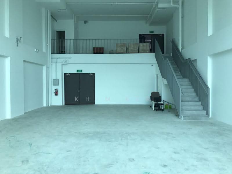 Rare unit with dual door on 4th floor lends flexibility