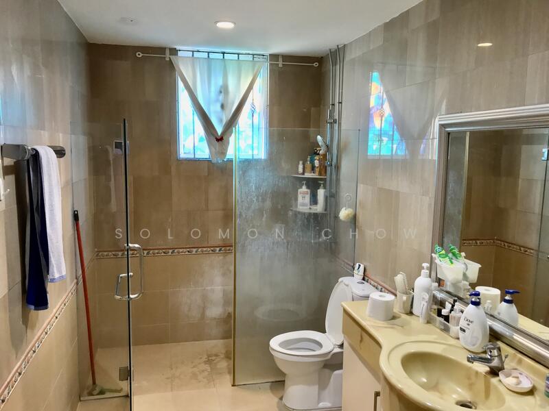 Eastwood Drive Terrace House, Eastwood Drive, 5 Bedrooms, 3100 sqft, Landed Properties for sale