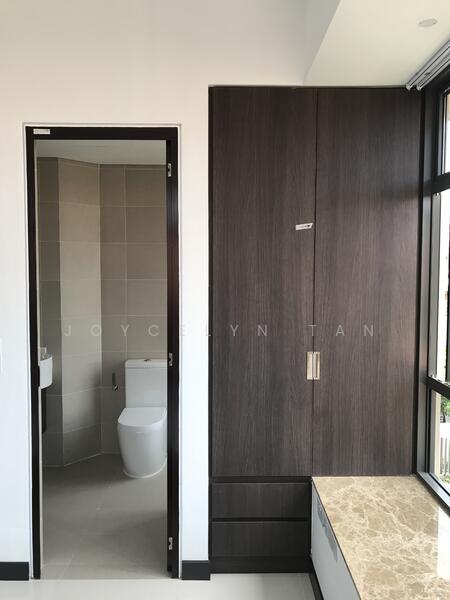 Bathroom & Built-in Wardrobe
