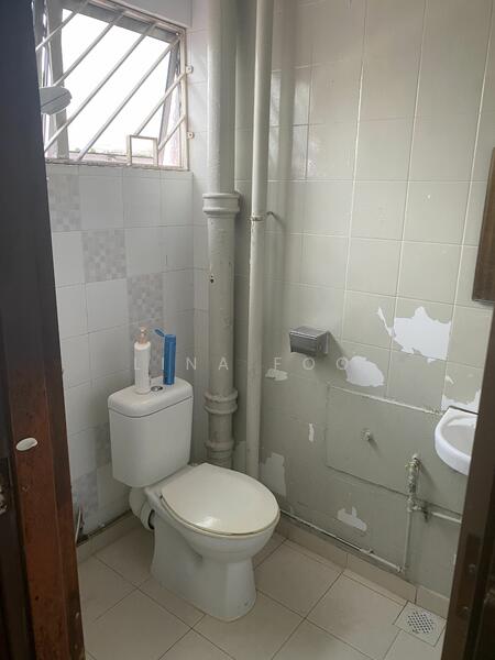 Siglap shopping centre, 893 East Coast Road, Room Rental, 120 sqft, Shophouse For Rent, by Lina Foo, 20866792 - PropertyGuru.com.sg